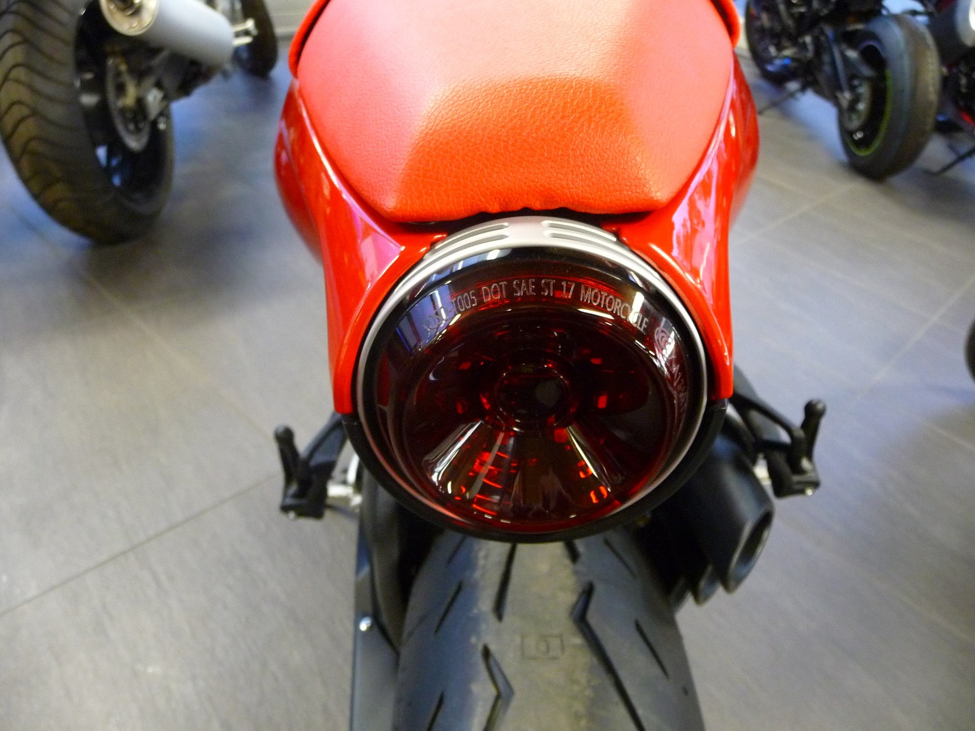 MV AGUSTA SUPERVELOCE 800-image-6