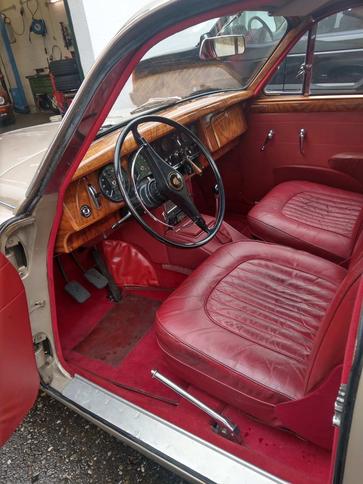 JAGUAR MK 2 2,4-image-6