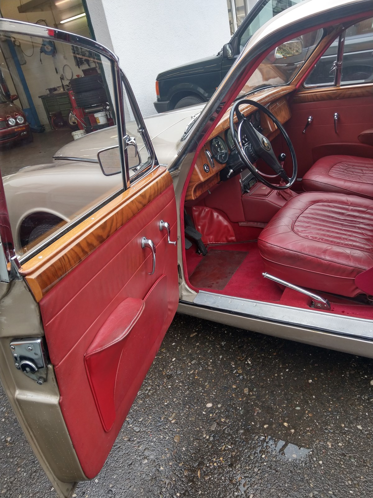 JAGUAR MK 2 2,4-image-7