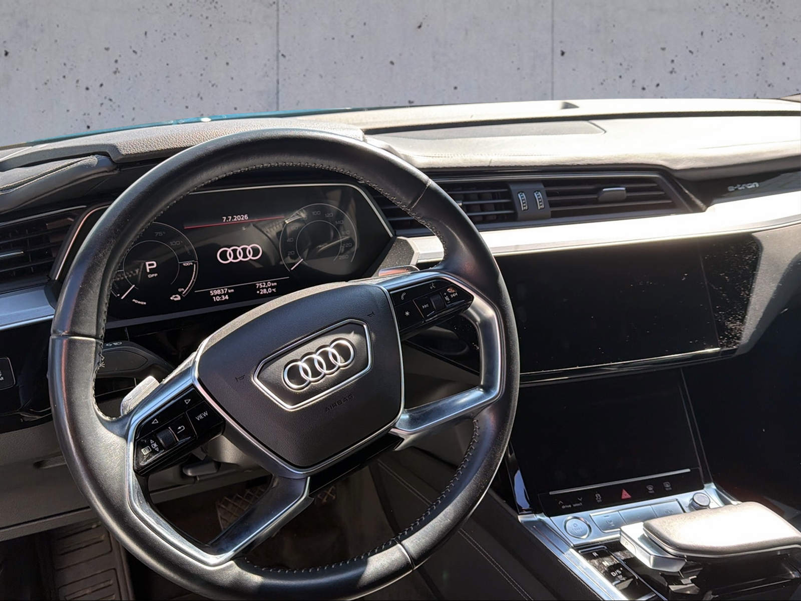 AUDI e-tron 55 Advanced quattro-image-3
