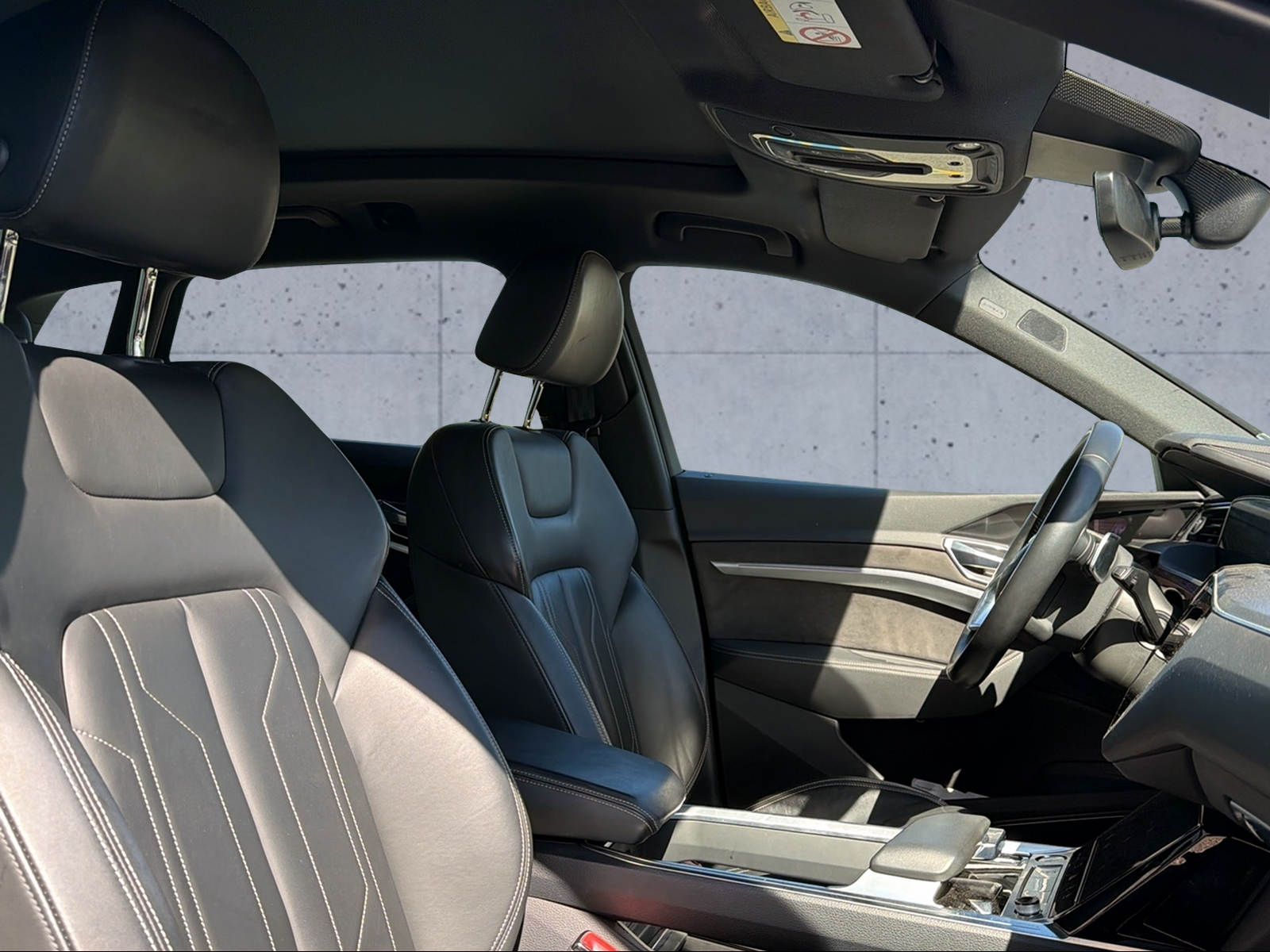 AUDI e-tron 55 Advanced quattro-image-4