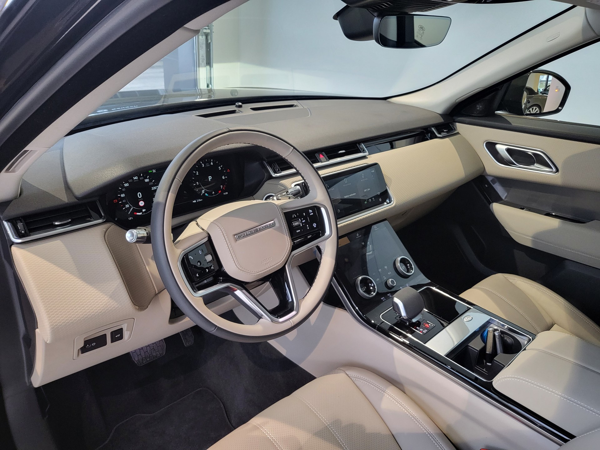 LAND ROVER Range Rover Velar P 250 SE Automatic-image-2