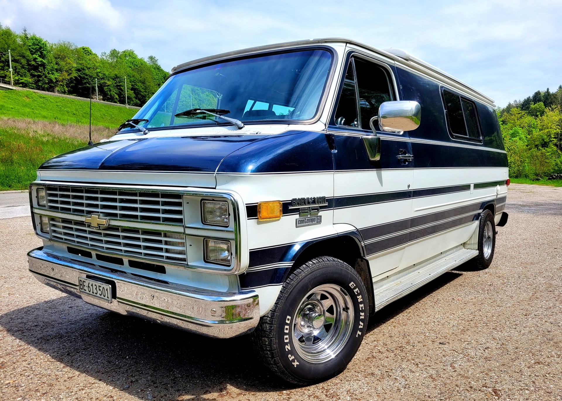 CHEVROLET G-Van Chevy G-20 5.0L V8 Contempo-image-1