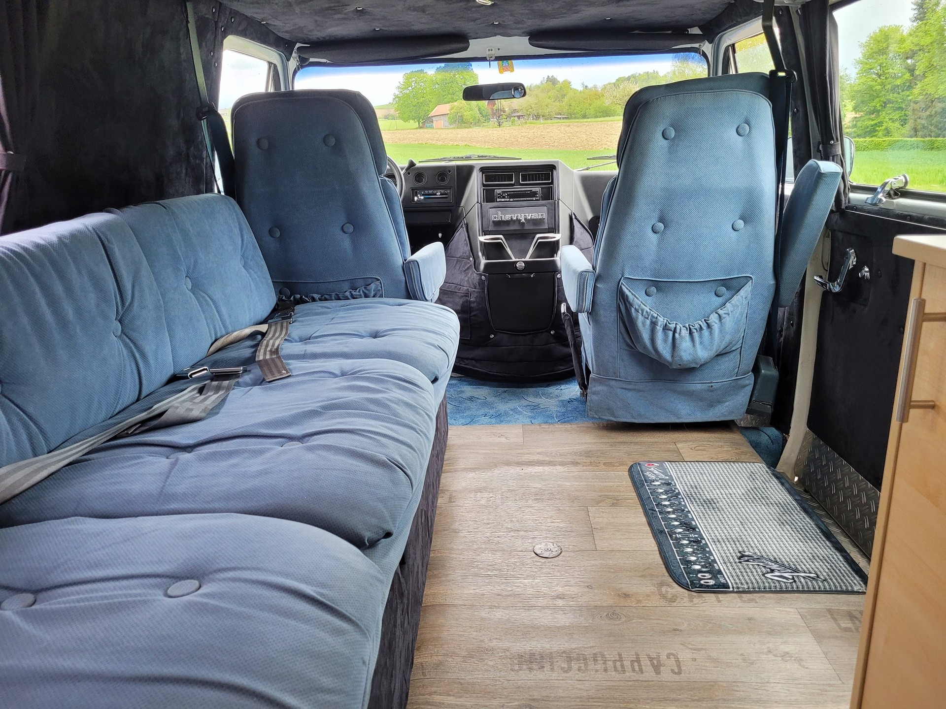 CHEVROLET G-Van Chevy G-20 5.0L V8 Contempo-image-12