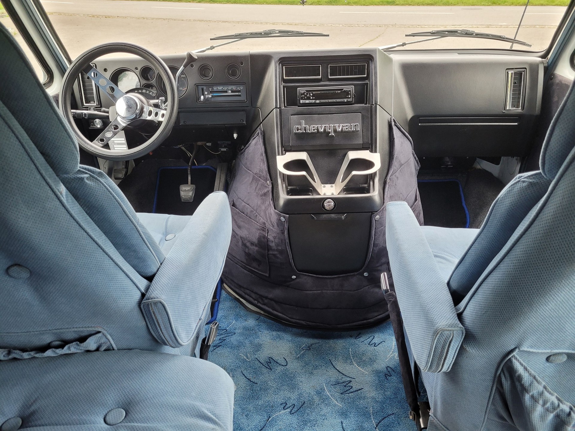 CHEVROLET G-Van Chevy G-20 5.0L V8 Contempo-image-6