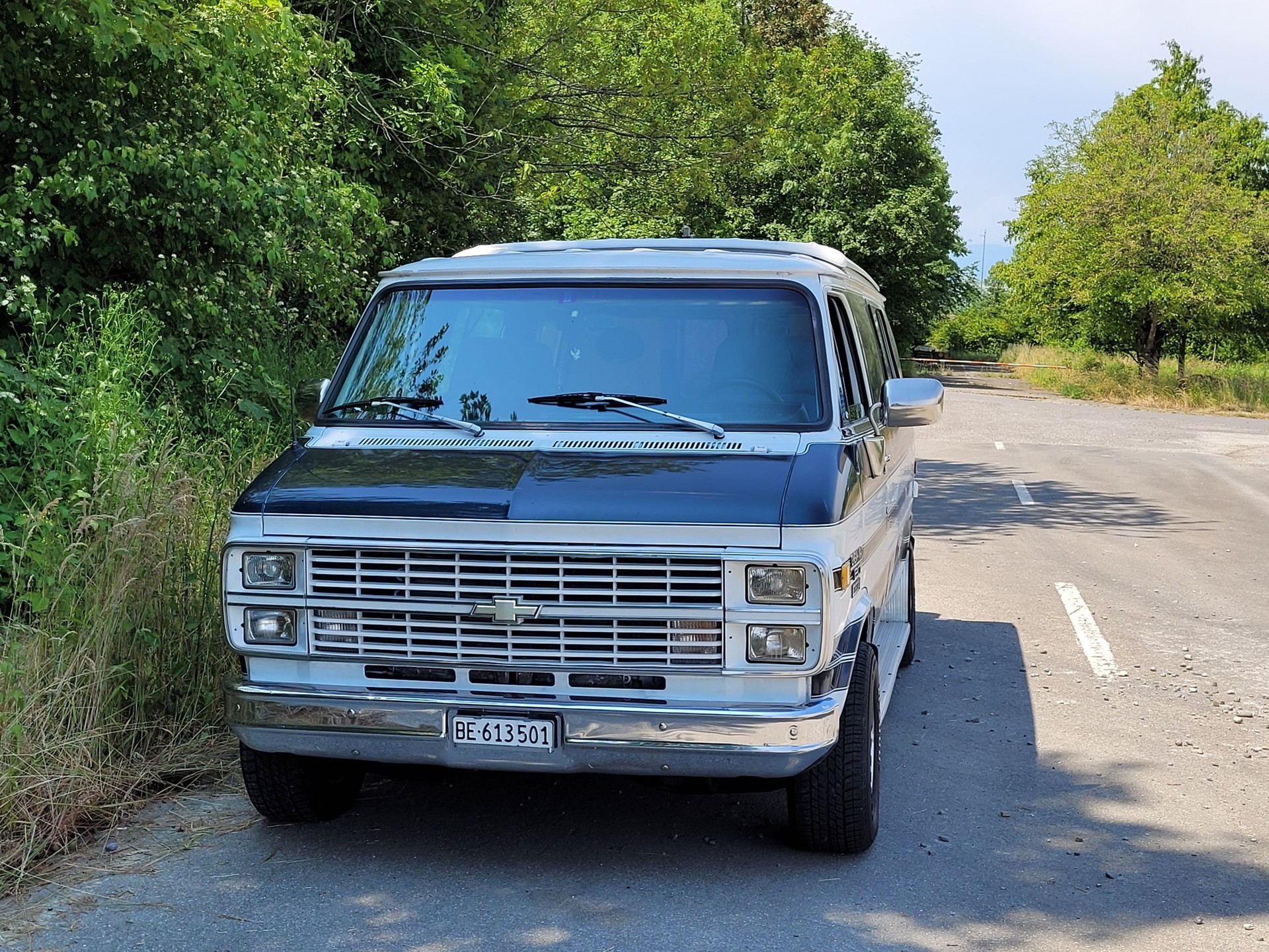 CHEVROLET G-Van Chevy G-20 5.0L V8 Contempo-image-2