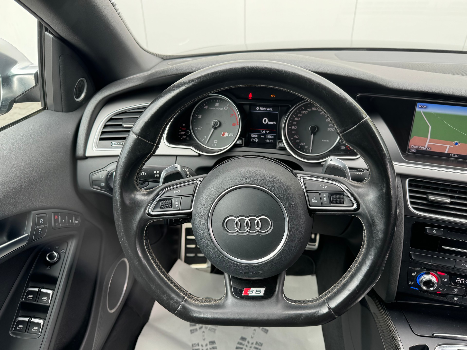 AUDI S5 Cabrio 3.0 TFSI quattro S-tronic-image-8