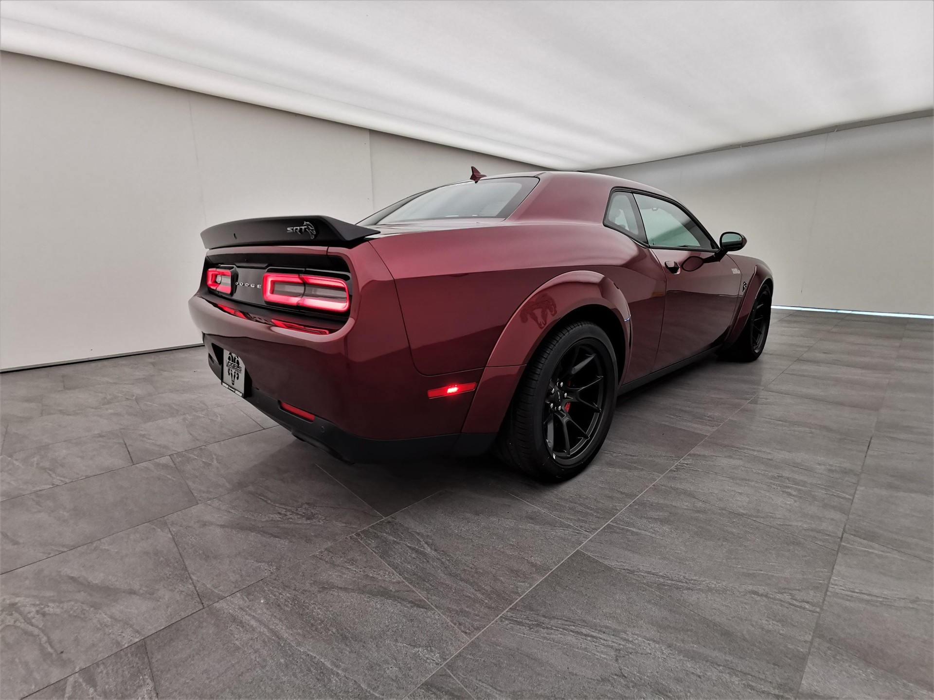 DODGE Challenger SRT Hellcat Redeye Widebody-image-3