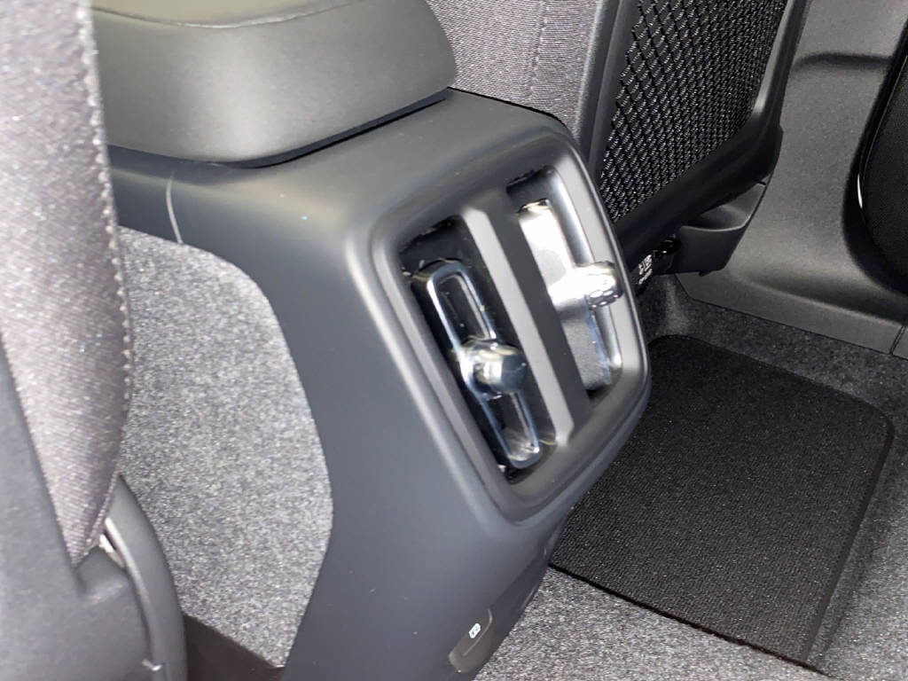VOLVO C40 E80 Plus-image-15