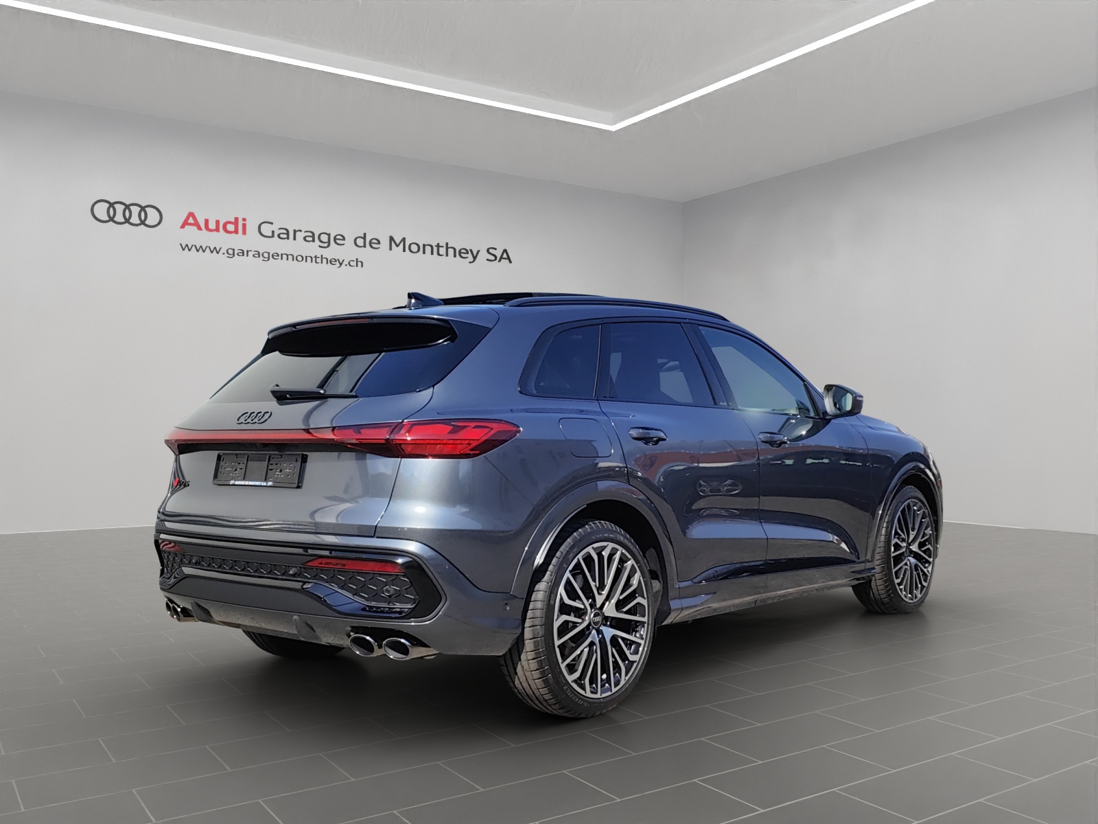 AUDI SQ5 TFSI quattro S-tronic-image-4