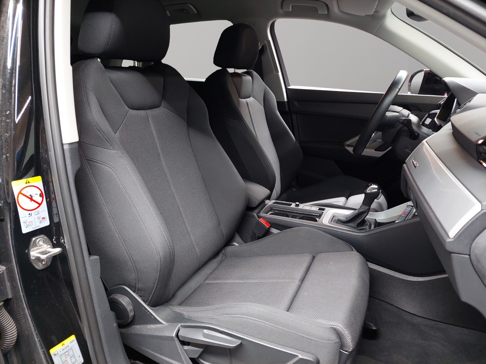 AUDI Q3 35 TDI S line quattro S-tronic-image-8