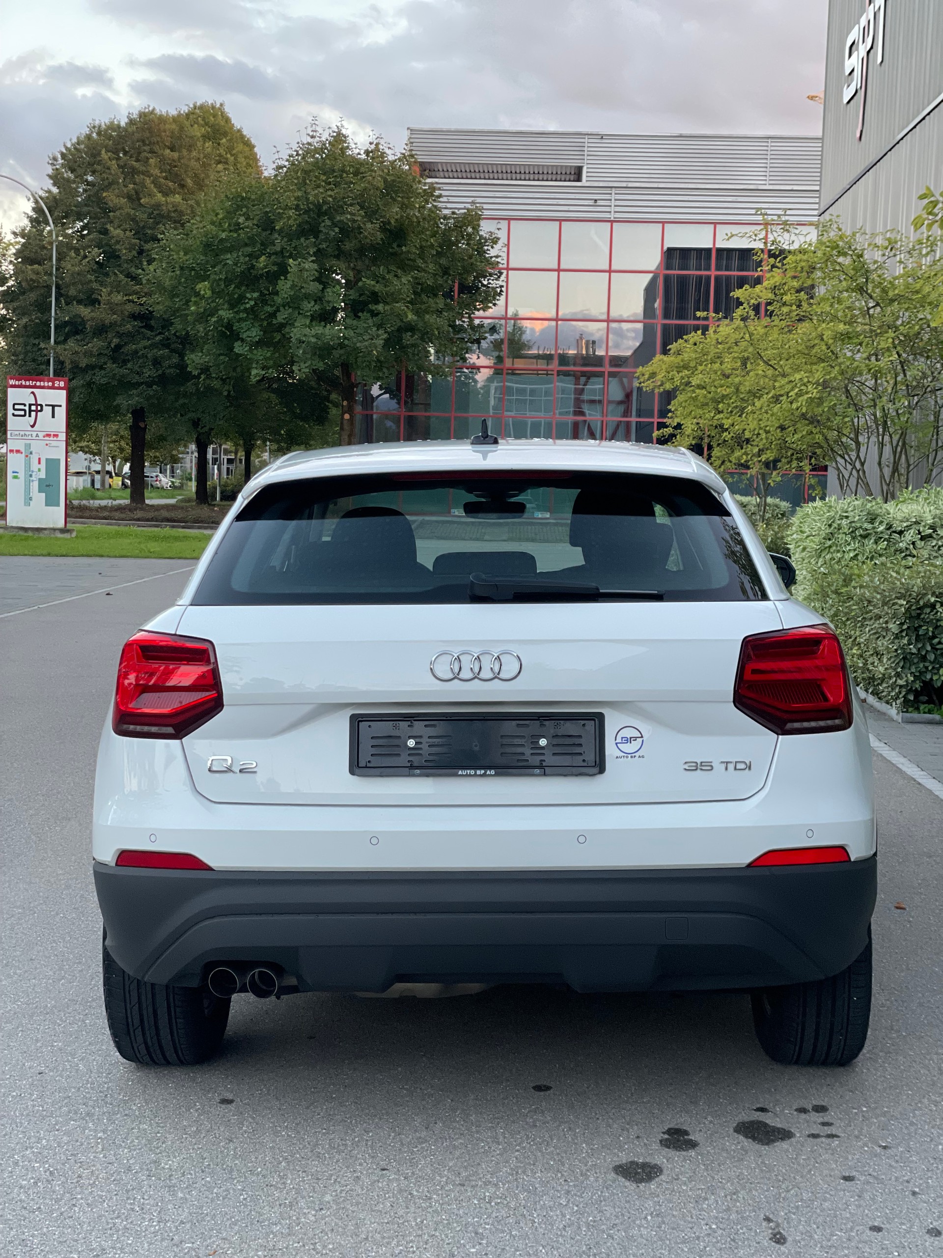AUDI Q2 35 TDI Attraction quattro S-tronic-image-5