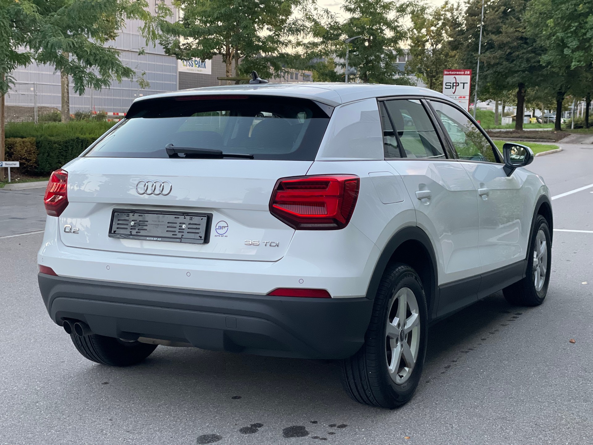 AUDI Q2 35 TDI Attraction quattro S-tronic-image-4