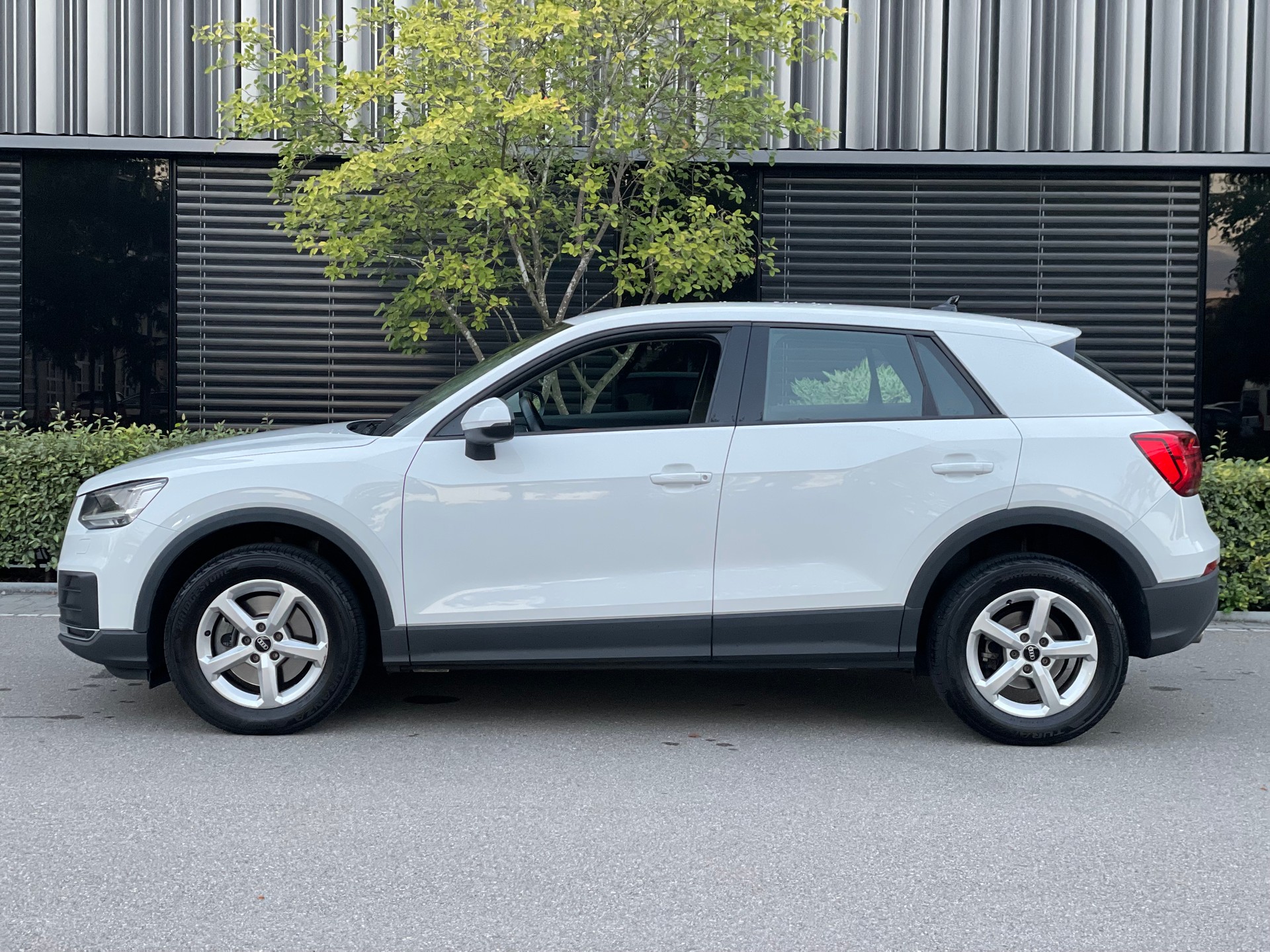 AUDI Q2 35 TDI Attraction quattro S-tronic-image-1