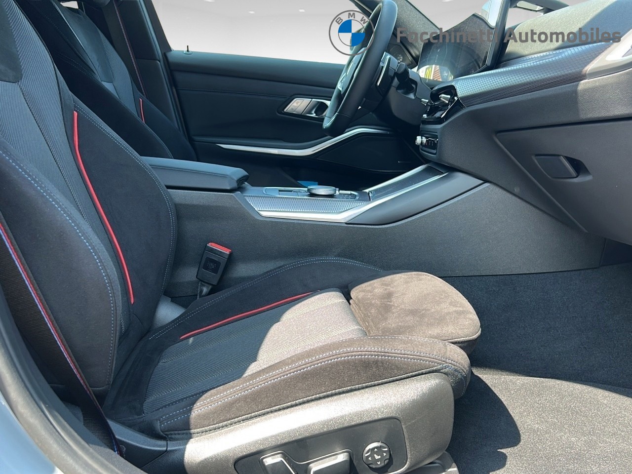 BMW 330i xDrive Steptronic M Sport Pro-image-13