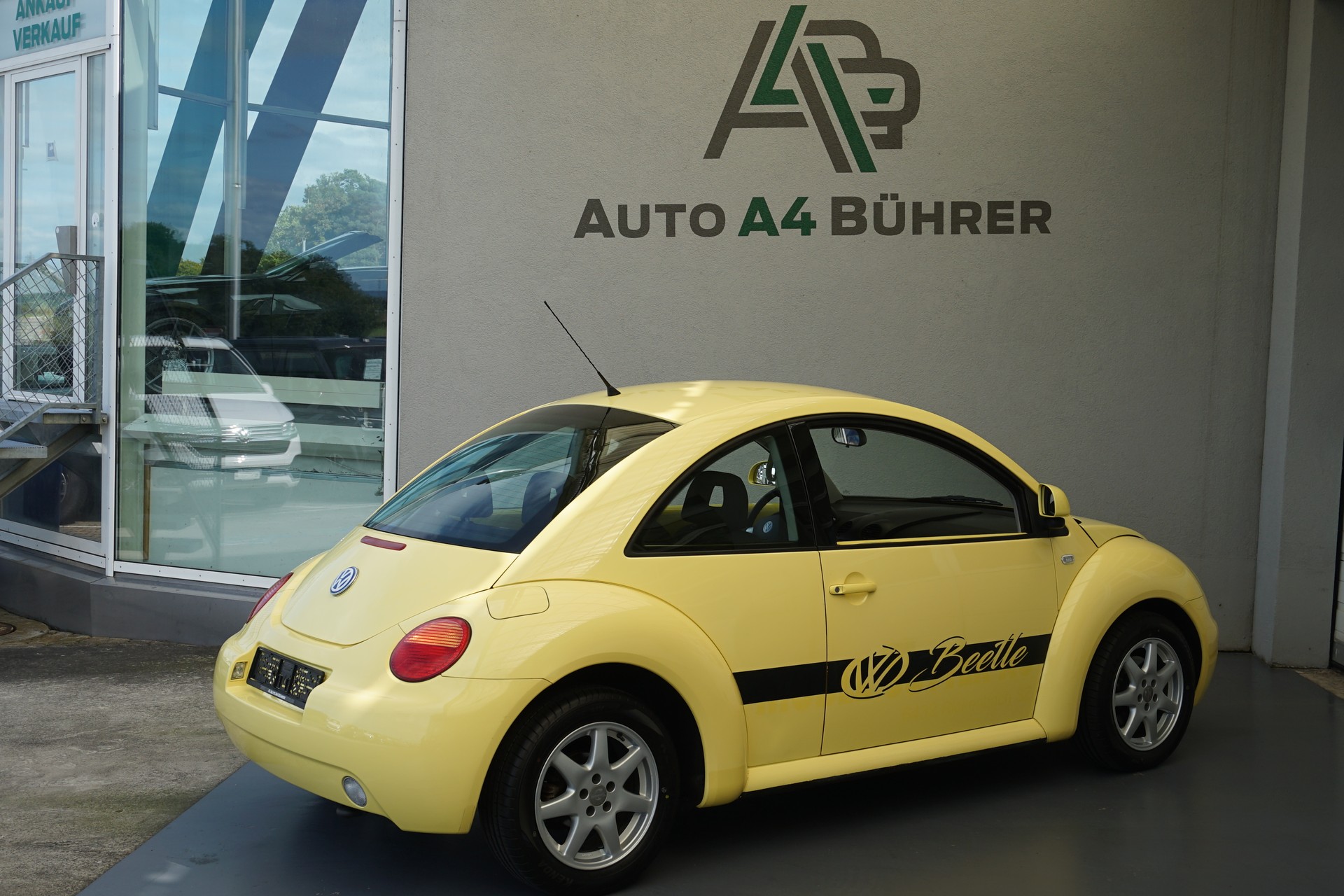 VW Beetle 2.0 Coupé 5-Gang-image-6