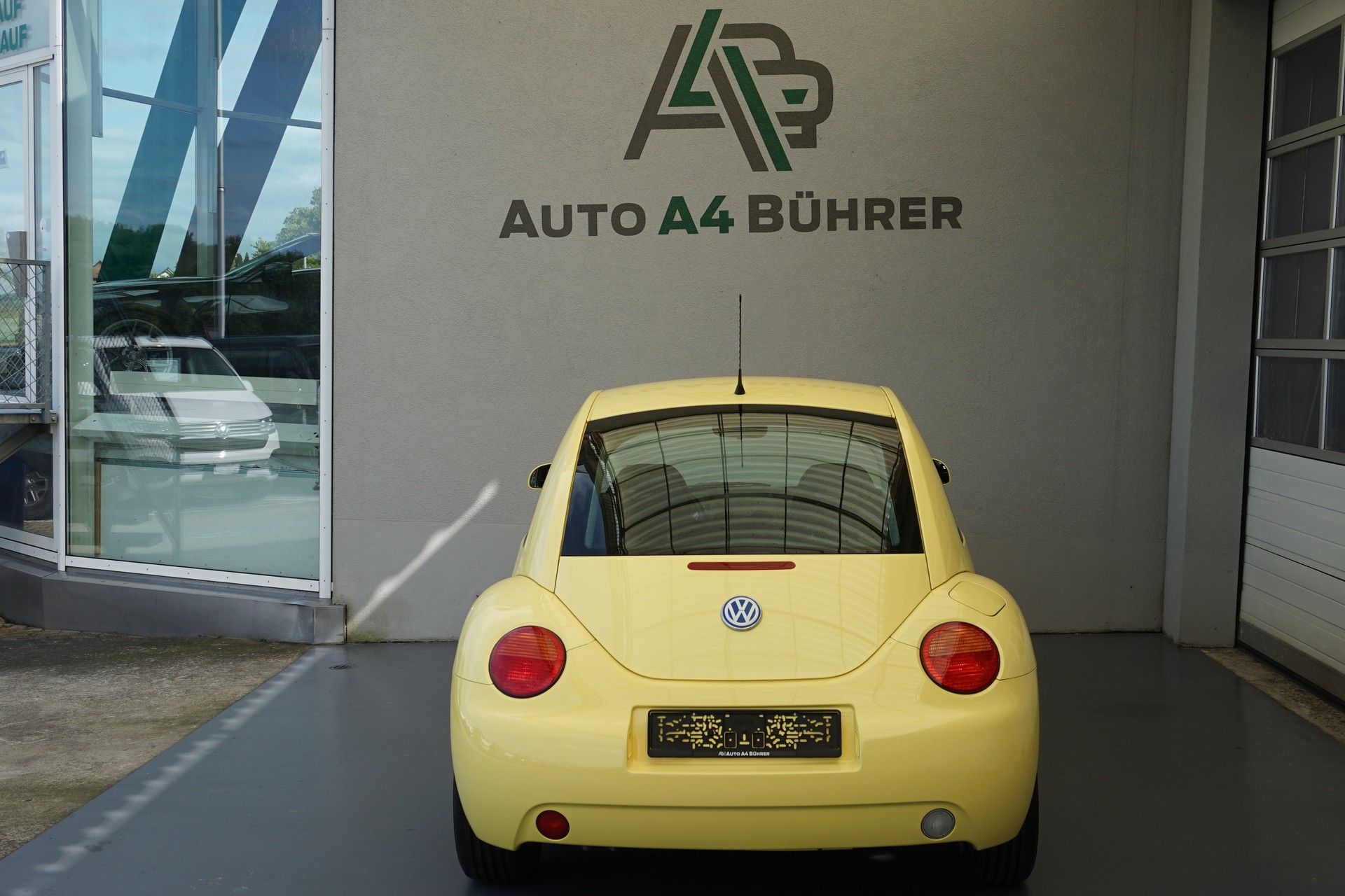VW Beetle 2.0 Coupé 5-Gang-image-8