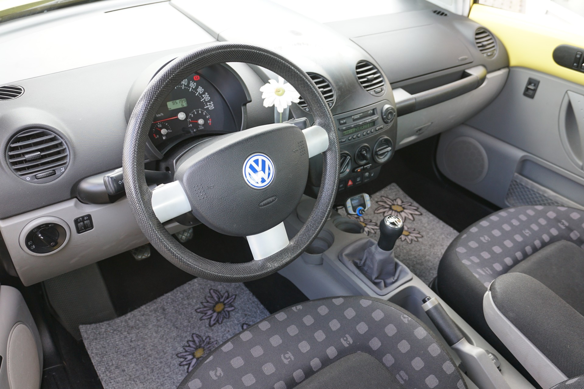 VW Beetle 2.0 Coupé 5-Gang-image-12
