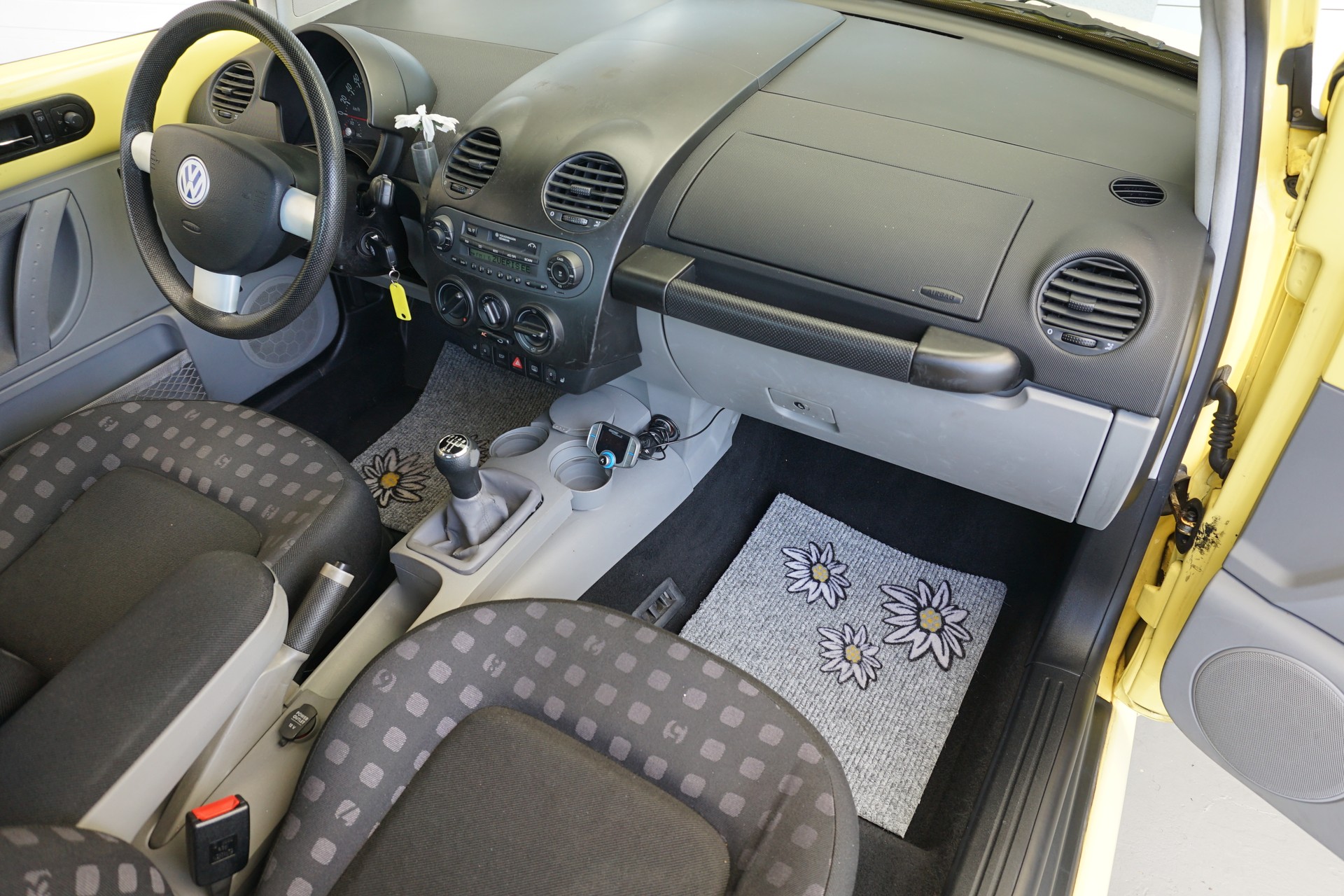 VW Beetle 2.0 Coupé 5-Gang-image-13