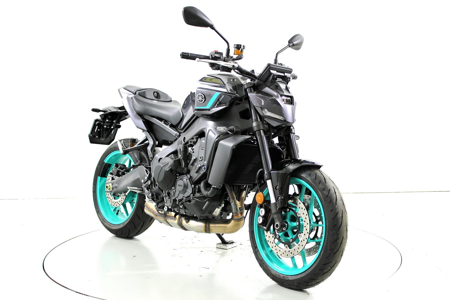 YAMAHA MT-09 Y-AMT ABS-showroom-element-1