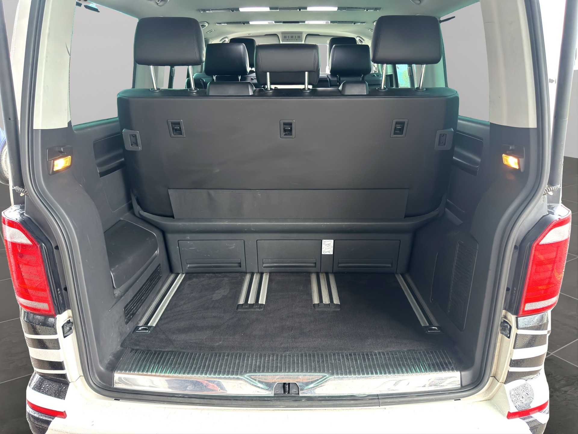 VW T6 Multivan 2.0 TDI 204 Highline DSG 4m-image-10