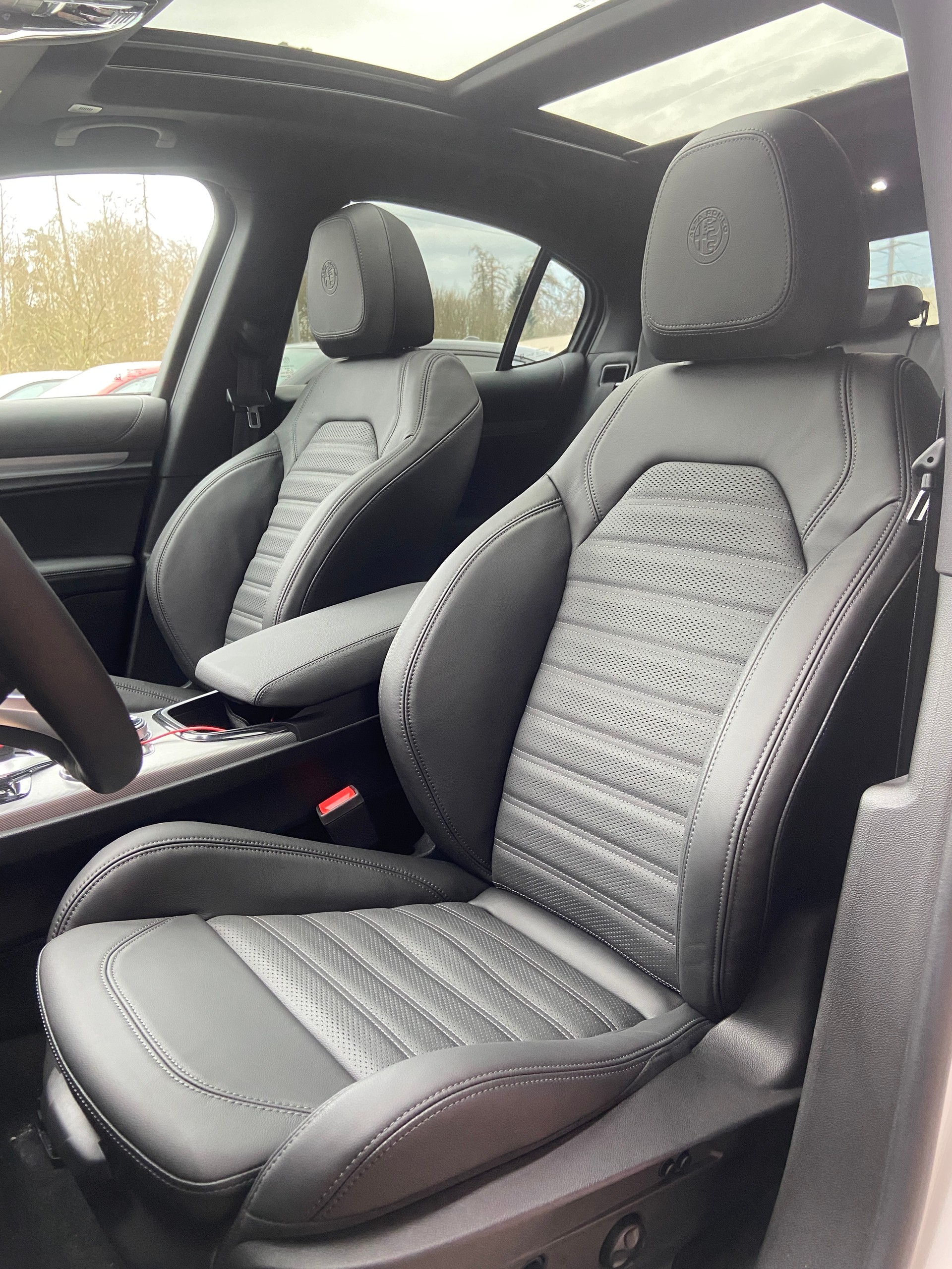 ALFA ROMEO Stelvio 2.0 Veloce Pack Premium Sky Q4 AT8-image-6