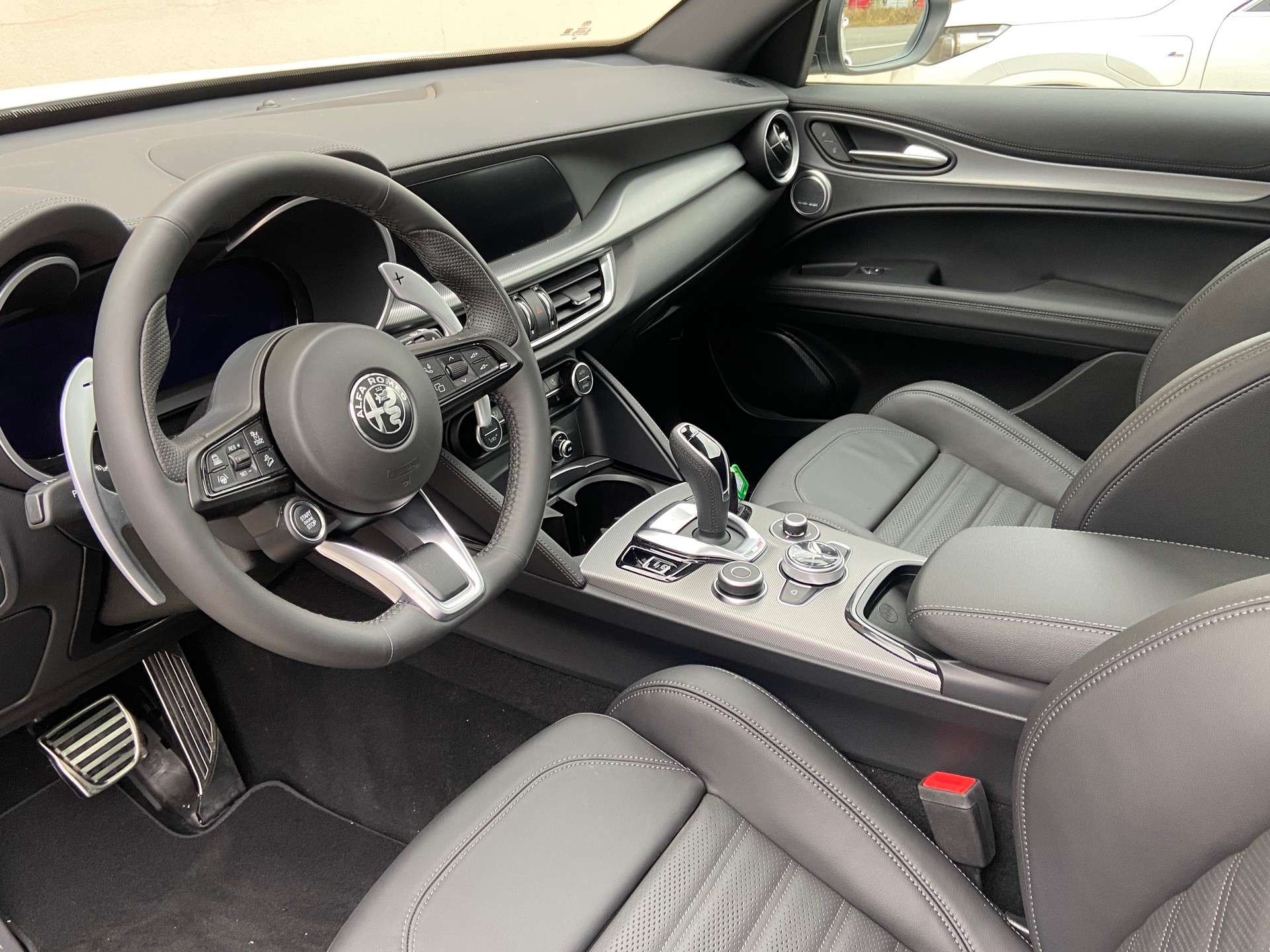 ALFA ROMEO Stelvio 2.0 Veloce Pack Premium Sky Q4 AT8-image-5