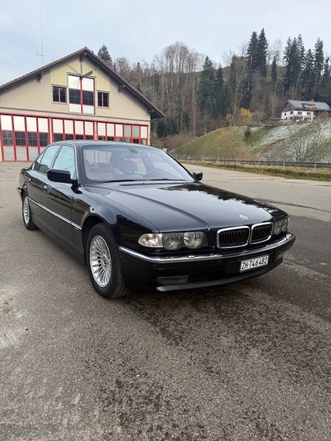 BMW 750i