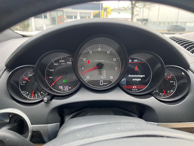 PORSCHE Cayenne S-image-13