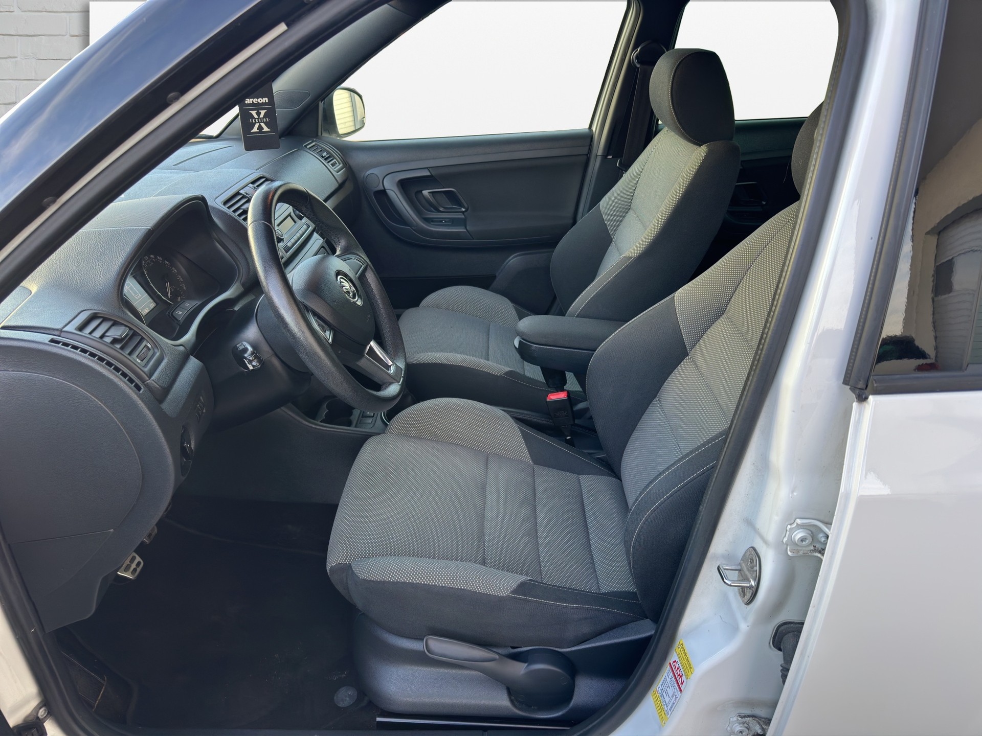 SKODA Fabia 1.2 TSI Monte Carlo-image-9