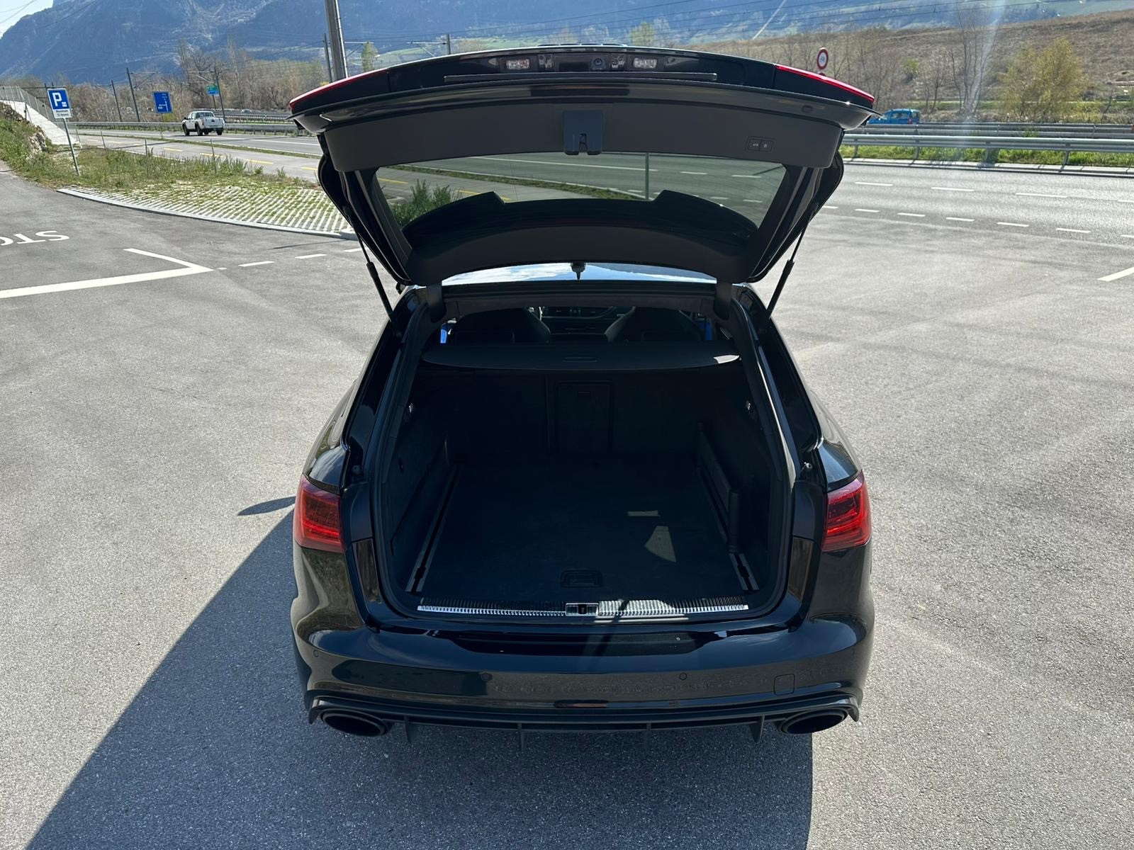 AUDI RS6 Avant 4.0 TFSI V8 performance quattro-image-5