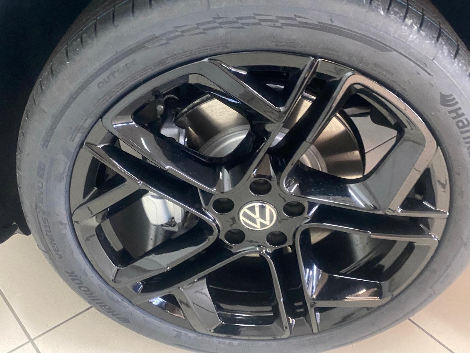 VW Tiguan 2.0 TSI DSG R-Line 4Motion-image-4