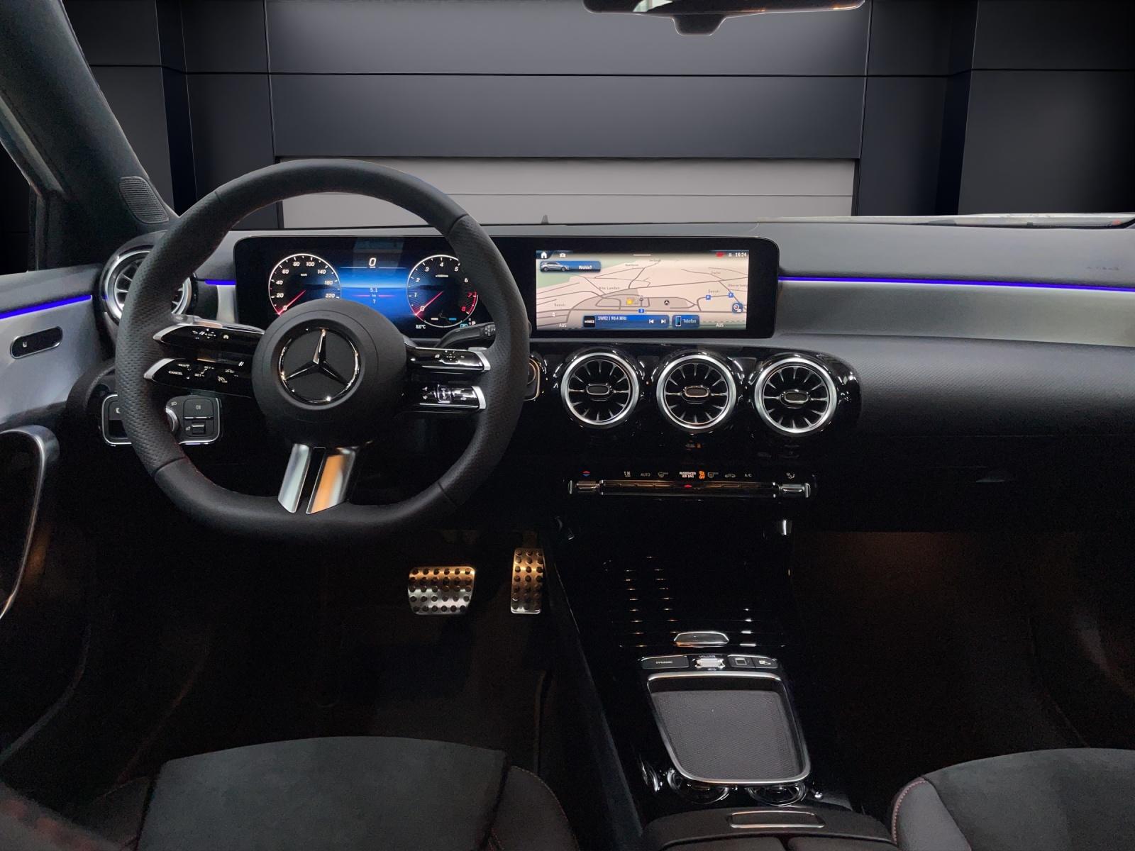 MERCEDES-BENZ A 180 Night Star AMG Line-image-5
