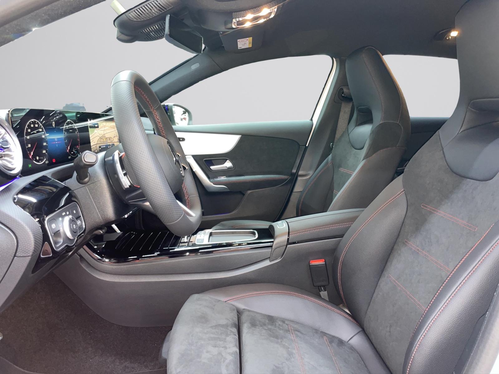 MERCEDES-BENZ A 180 Night Star AMG Line-image-4