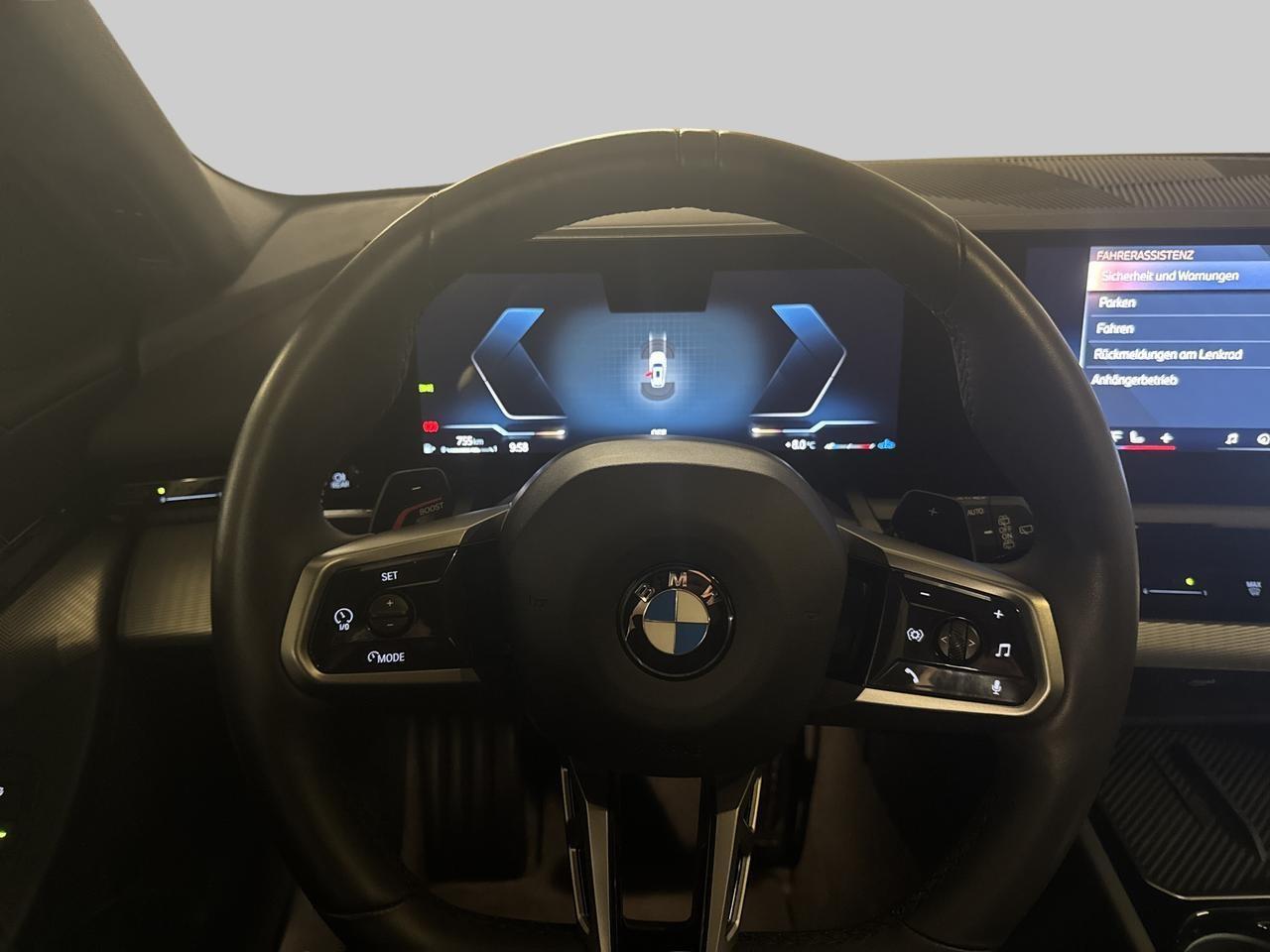 BMW 520d xDrive Touring M Sport-image-9