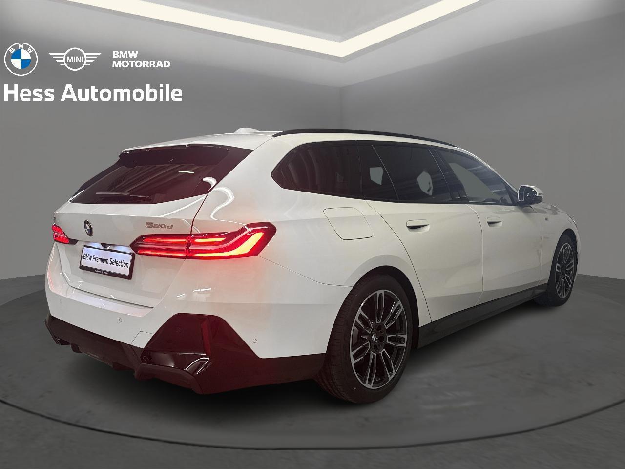 BMW 520d xDrive Touring M Sport-image-2