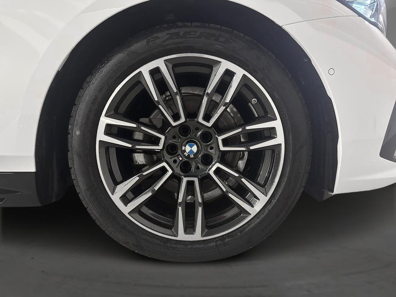BMW 520d xDrive Touring M Sport-image-17