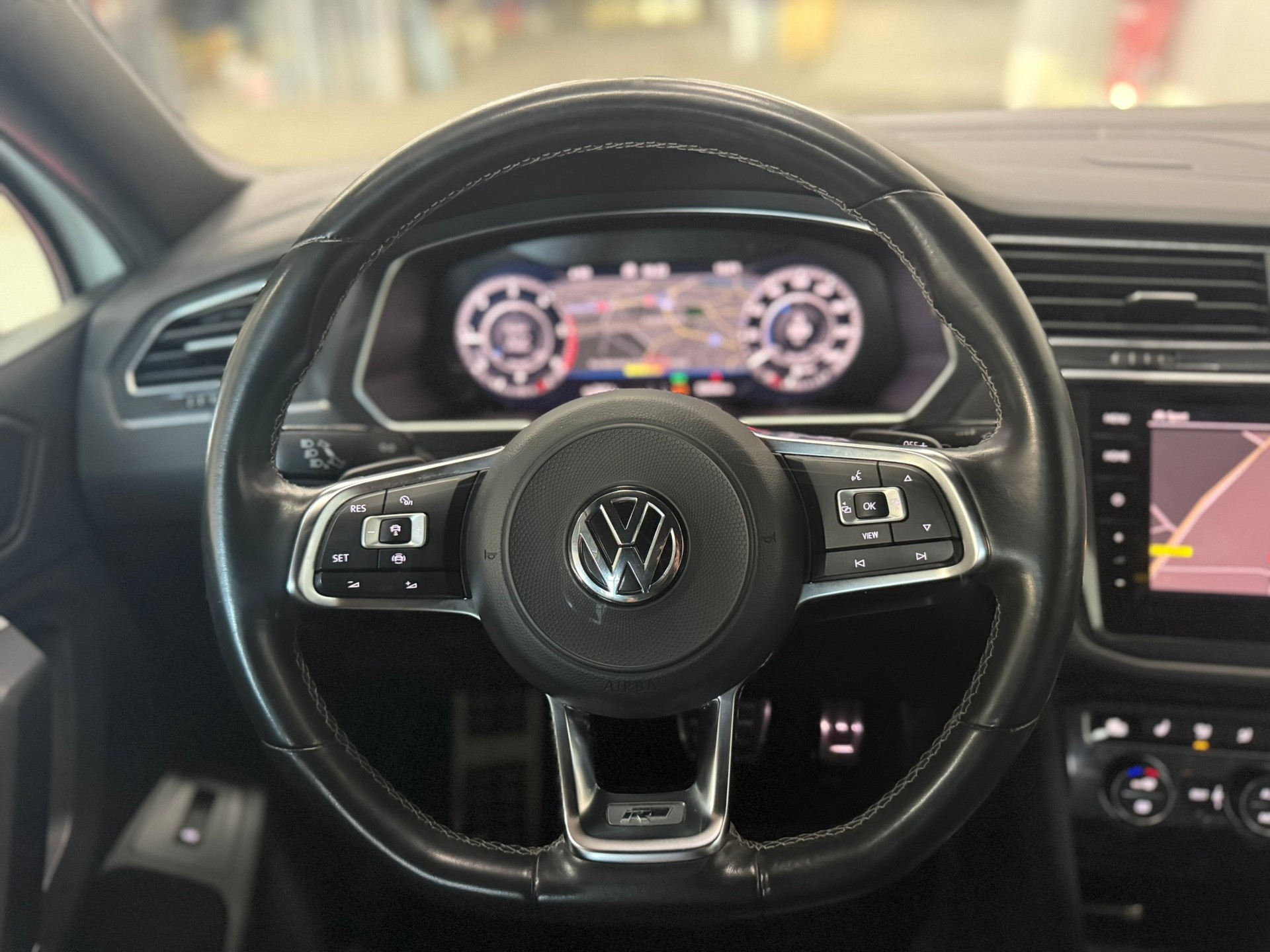 VW Tiguan Allspace 2.0 TDI SCR Highline 4Motion DSG-image-9