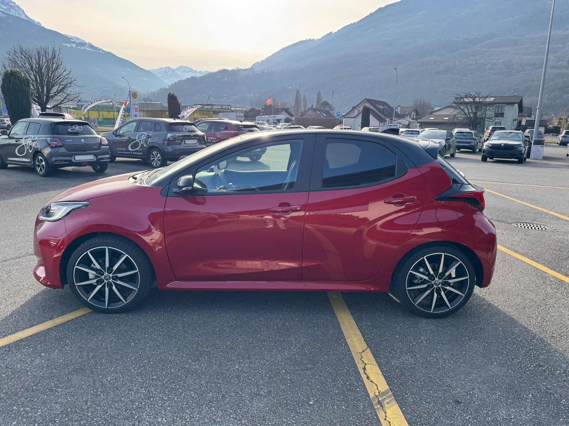 TOYOTA Yaris 1.5 GR Sport e-CVT-image-1