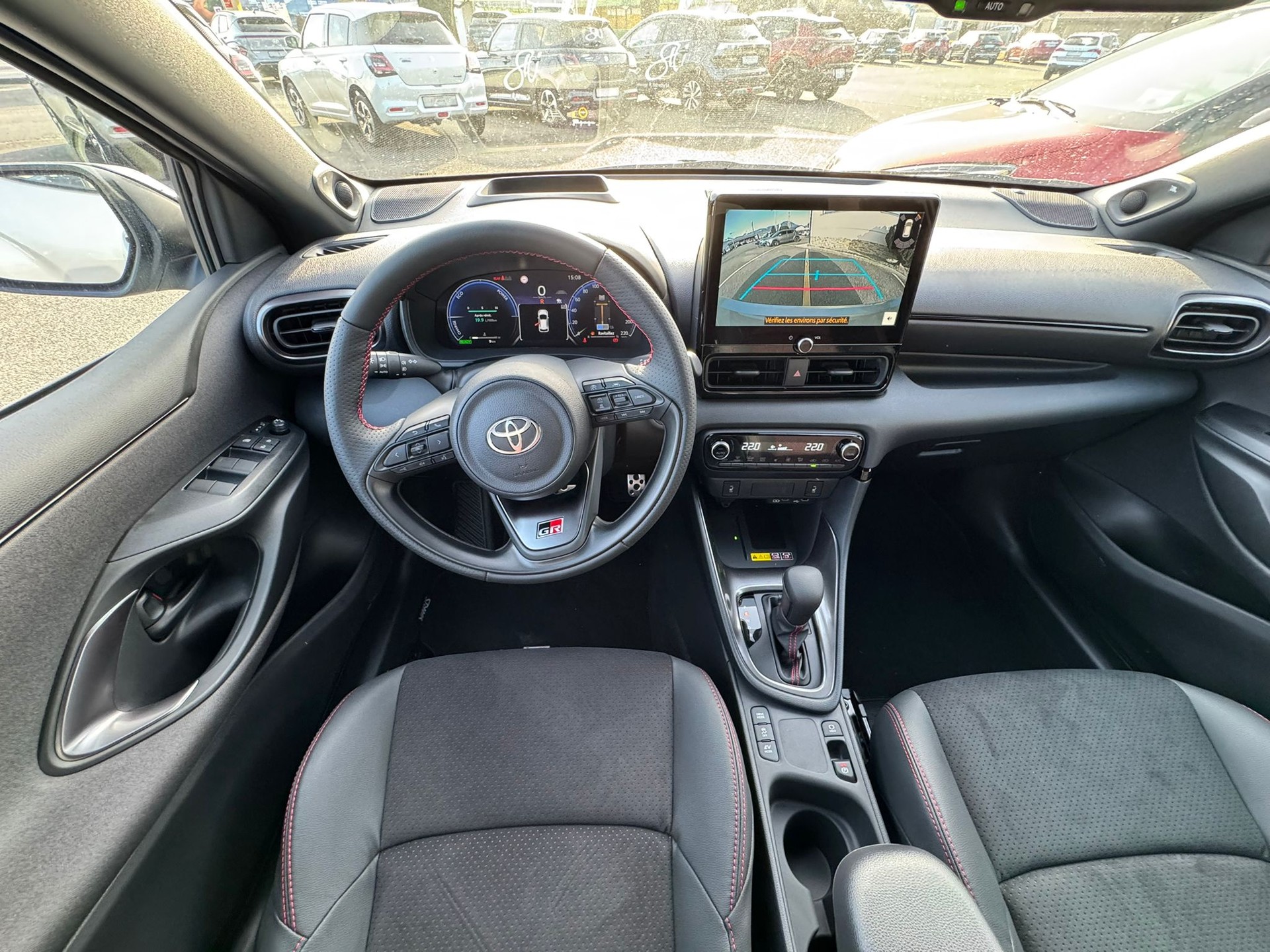 TOYOTA Yaris 1.5 GR Sport e-CVT-image-7