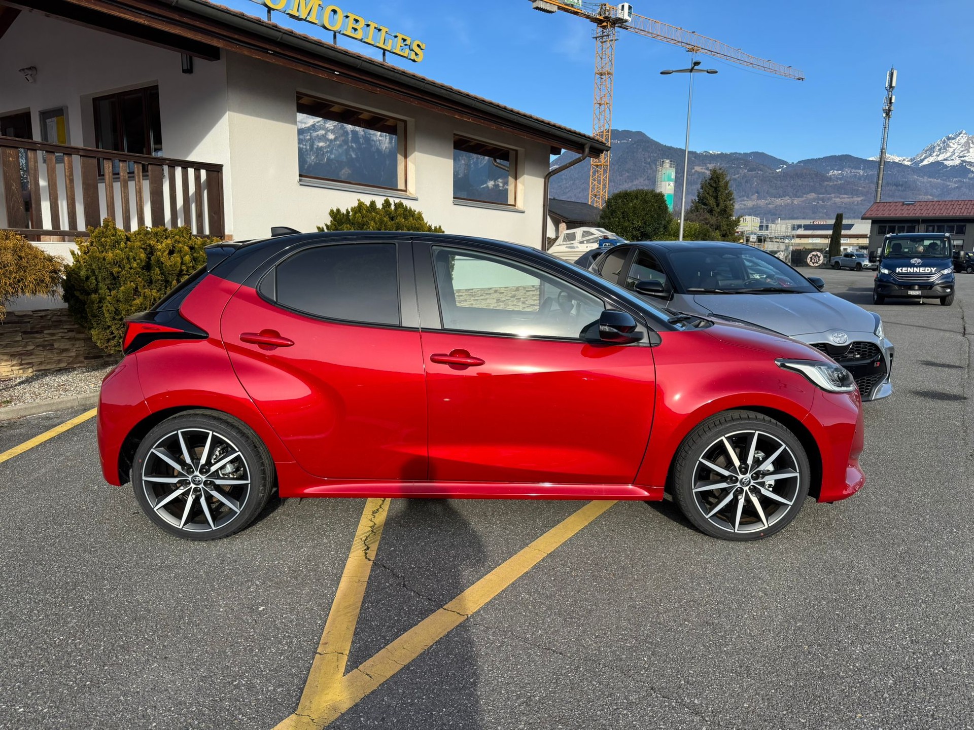 TOYOTA Yaris 1.5 GR Sport e-CVT-image-5