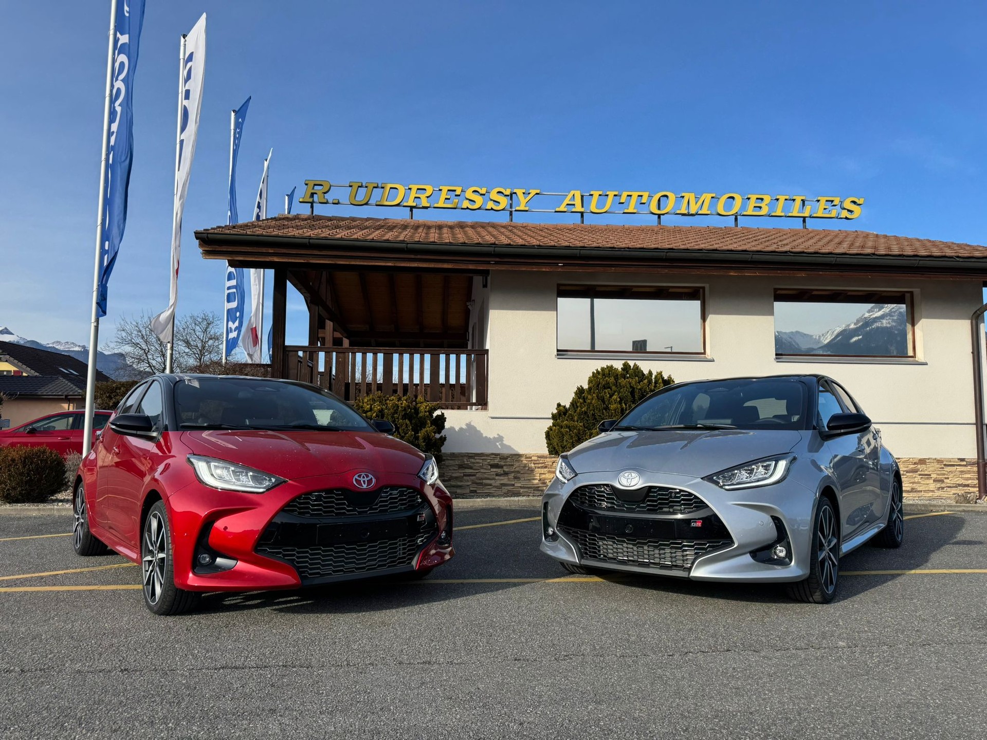 TOYOTA Yaris 1.5 GR Sport e-CVT-image-0