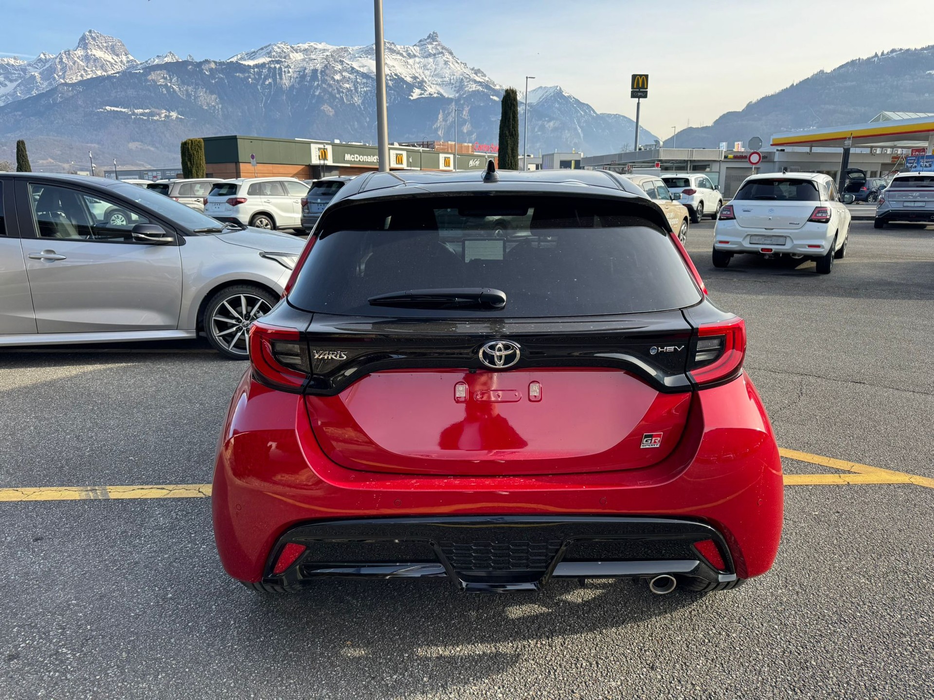 TOYOTA Yaris 1.5 GR Sport e-CVT-image-3