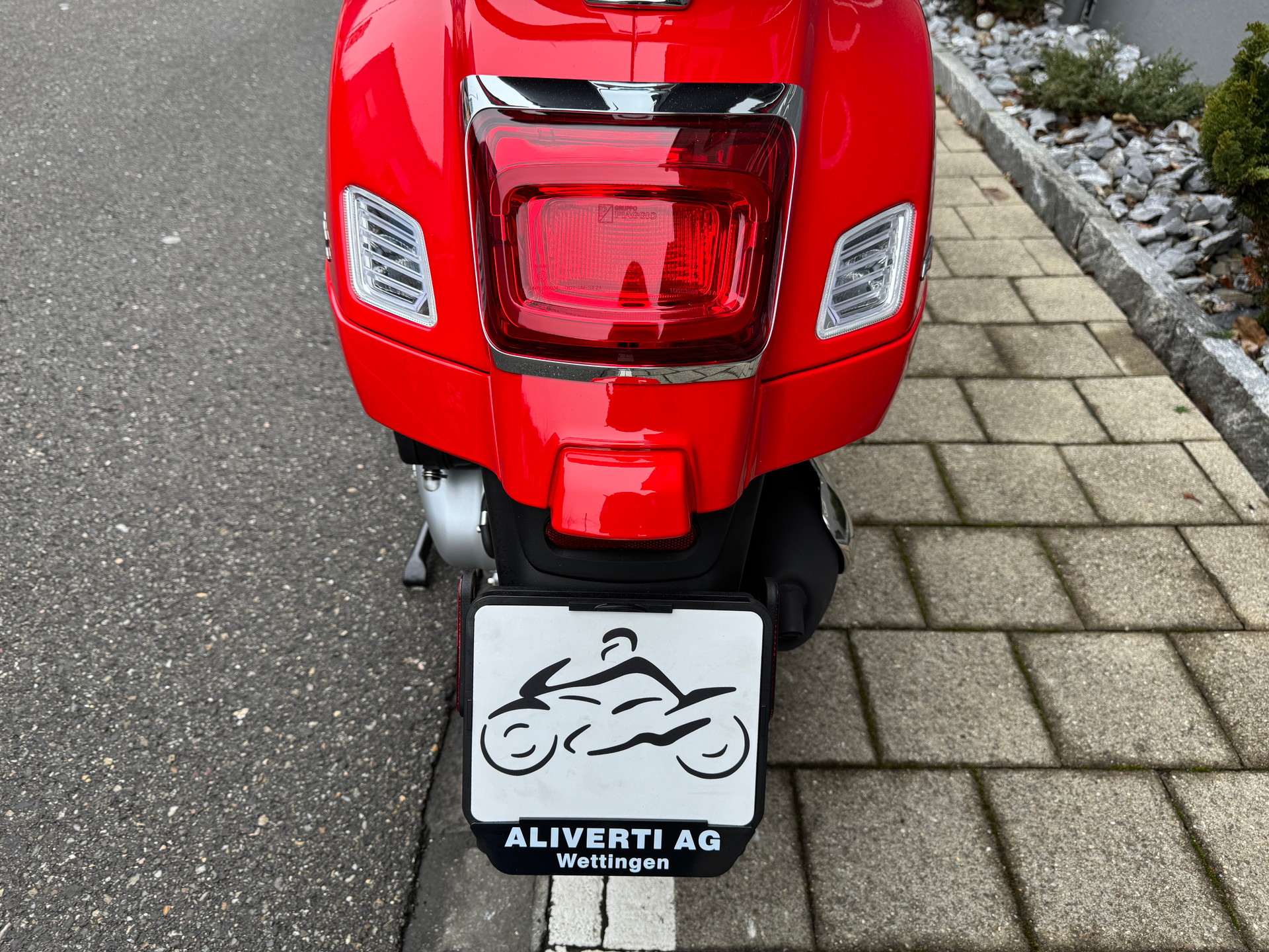 PIAGGIO Vespa GTS 125 Super RST Euro 5+-image-10