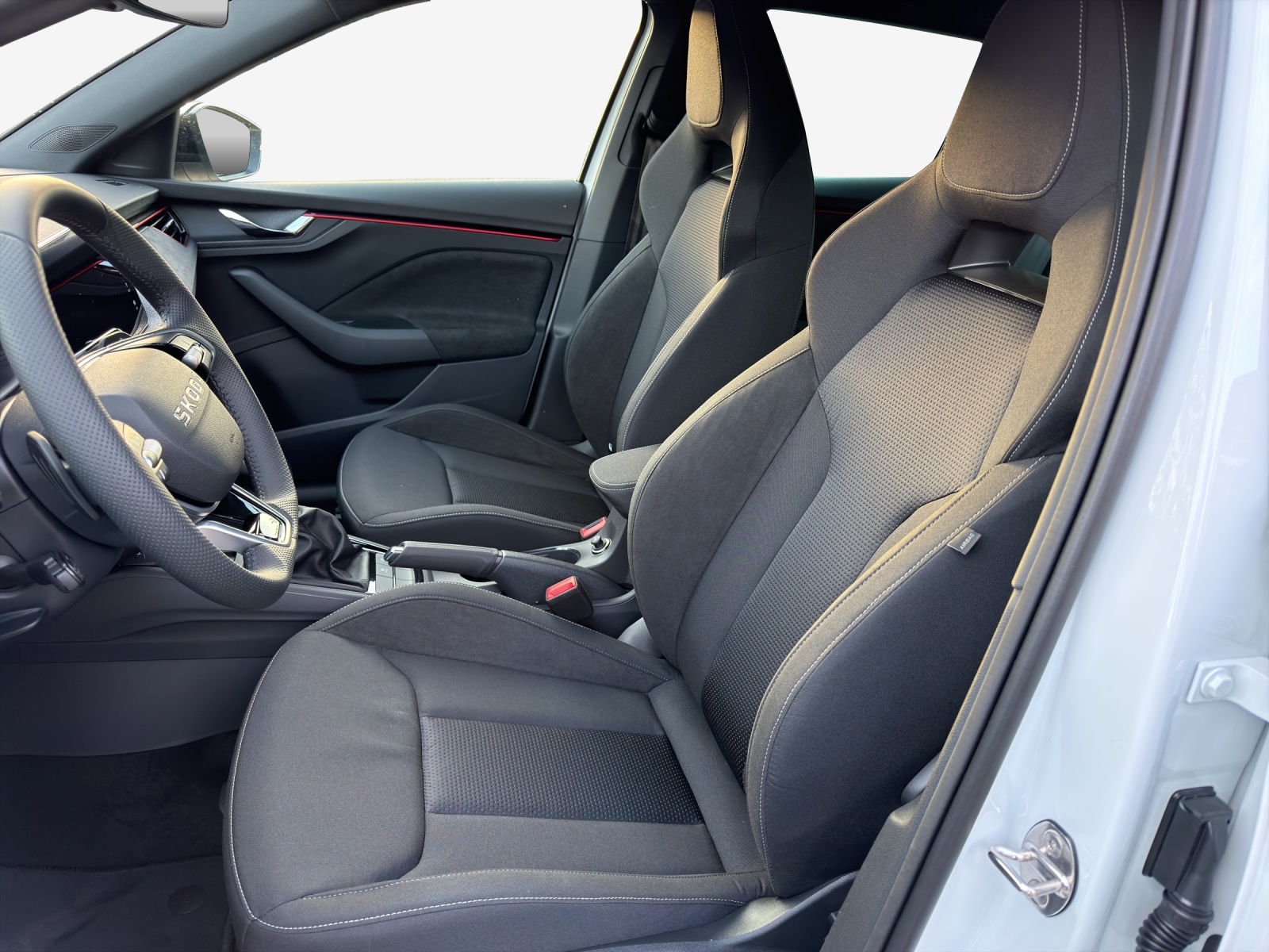 SKODA Scala 1.5 TSI Dynamic DSG-image-7