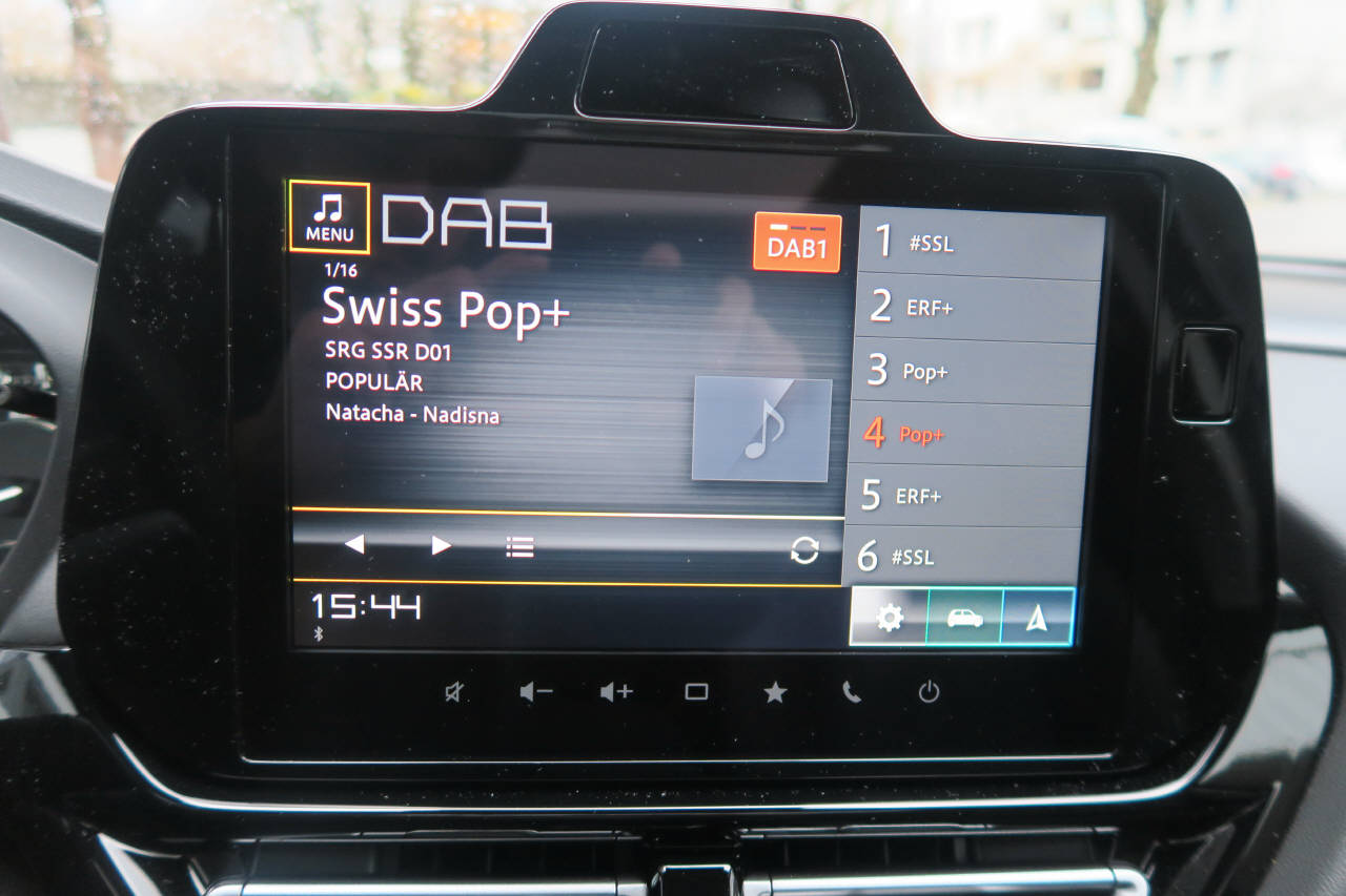 SUZUKI S-Cross 1.4 T Sakura Top Hybrid 4x4-image-8