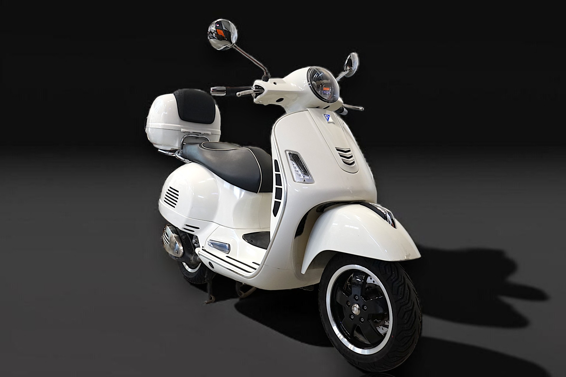 PIAGGIO Vespa GTS Super 300 i.e ABS-image-2
