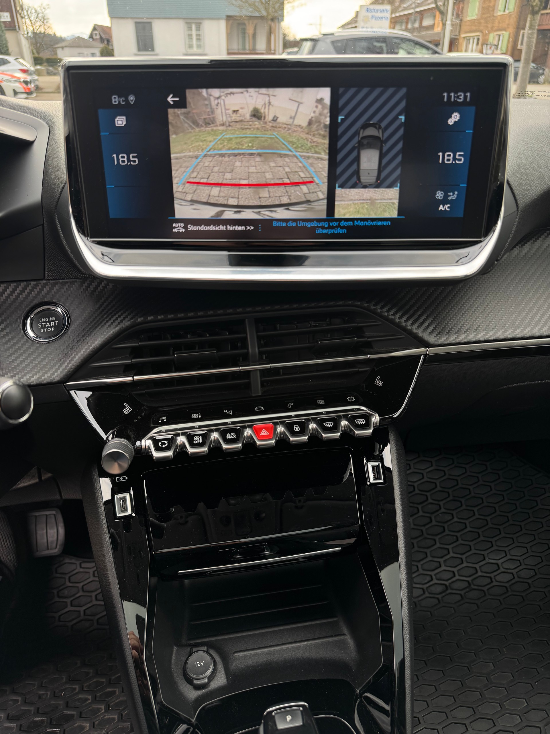 PEUGEOT 208 1.2 PureTech Allure EAT8-image-10