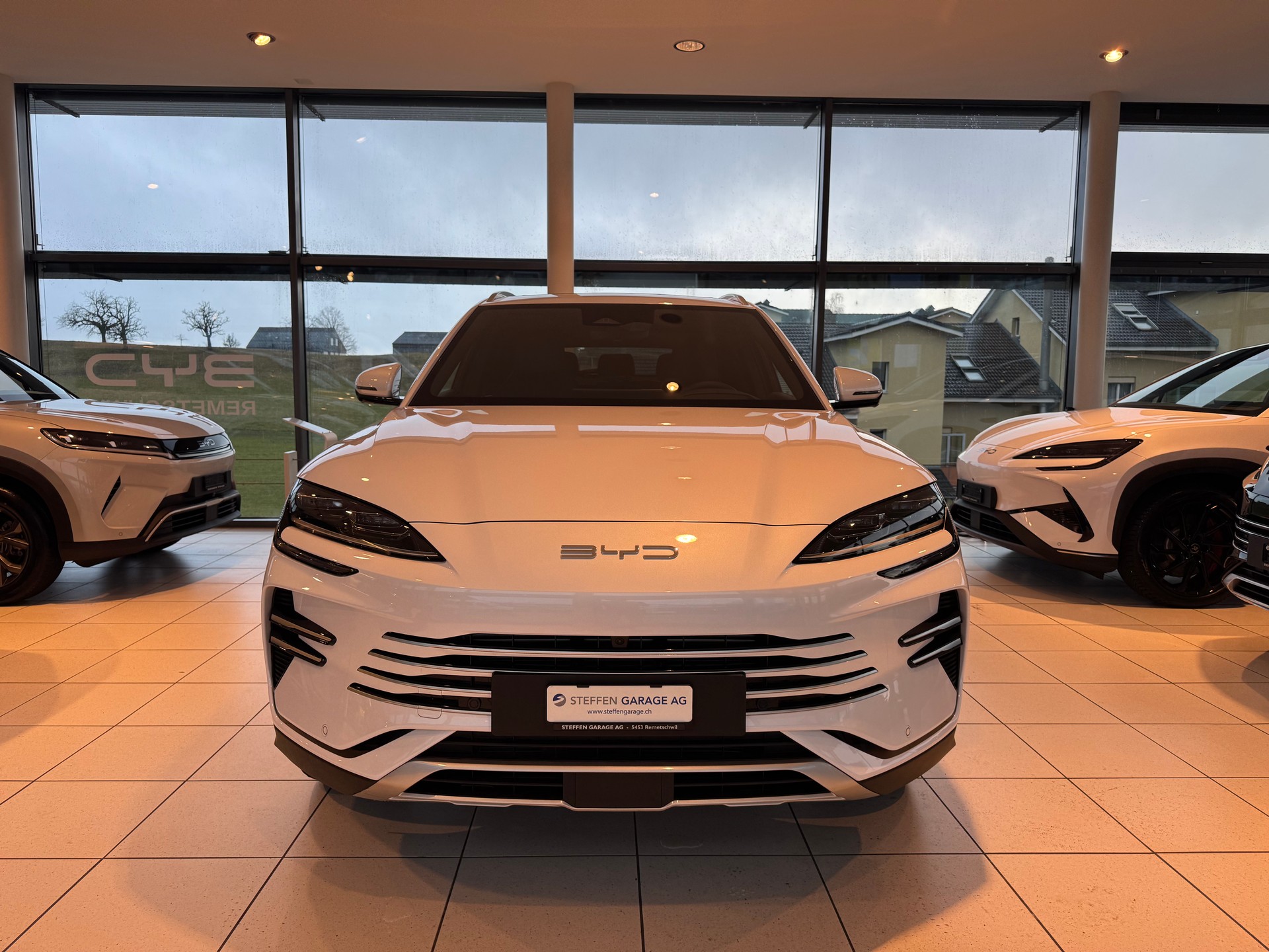BYD Seal U DM-i Design AWD-showroom-element-1