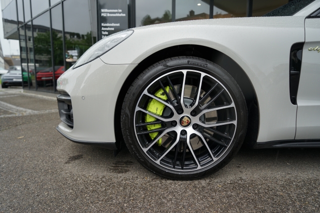 PORSCHE Panamera 4S E-Hybrid Sport Turismo-image-4